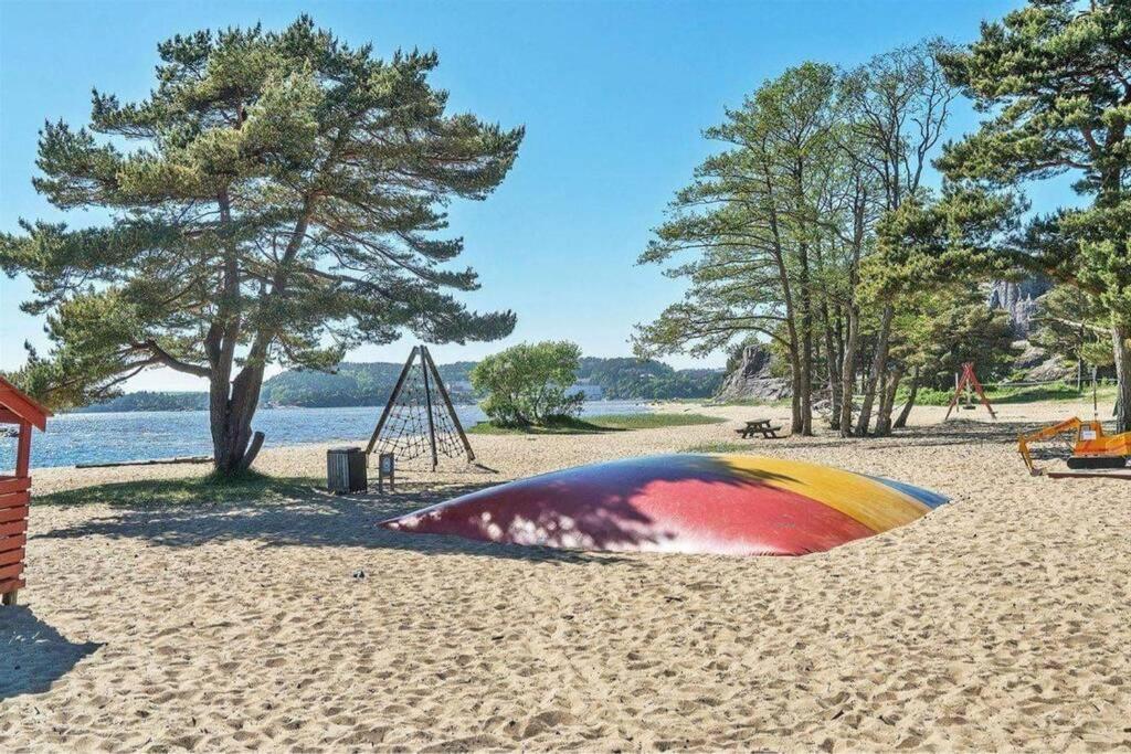 Nybygd Feriebolig Rett Ved Strand Til Leie! Kristiansand Bagian luar foto